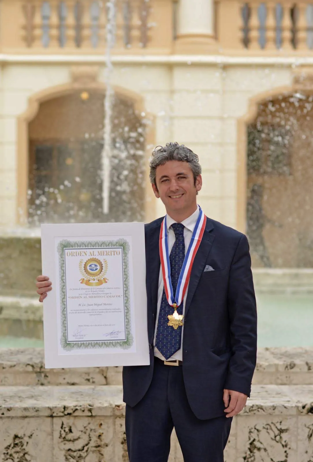 Juan Miguel Moreno con la Medalla