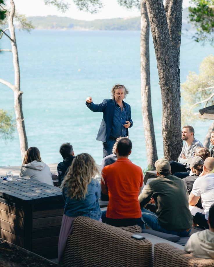 Reunión estratégica de planificación turística y posicionamiento de destino