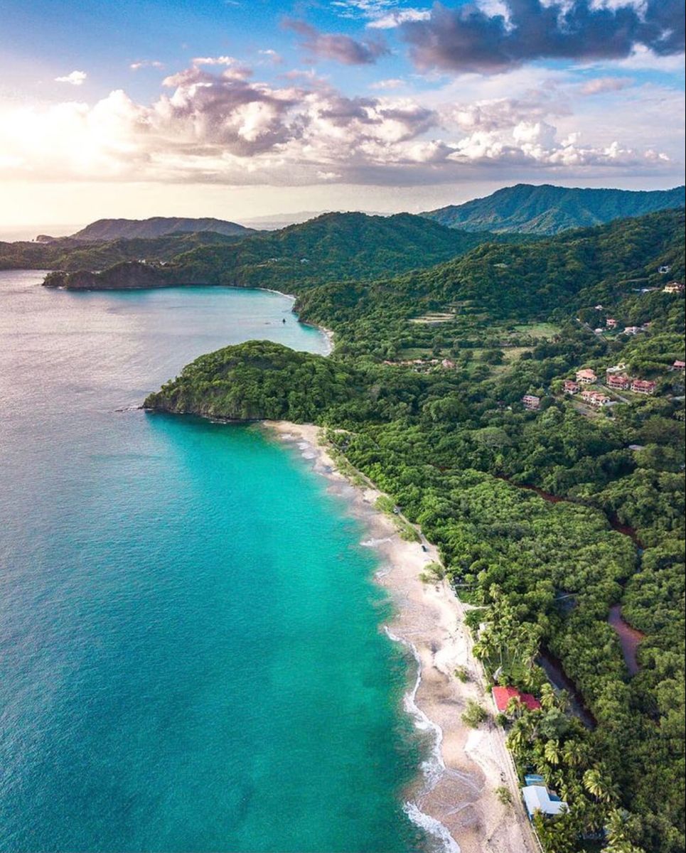 Experiencia con actividad turística de naturaleza, aventura o costa vinculada a la oferta multidestino